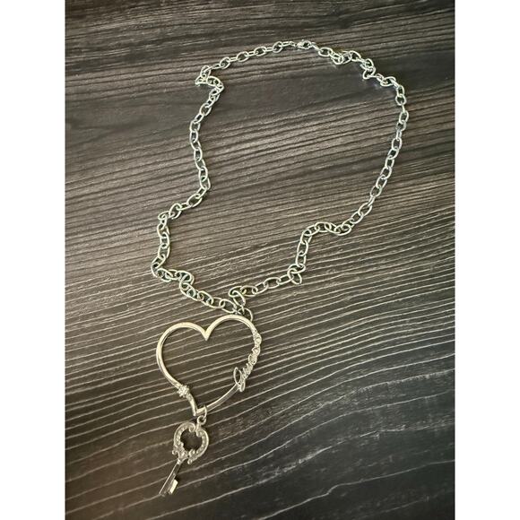 Vintage Guess Key & Heart XL Long Chain Necklace - Picture 1 of 5